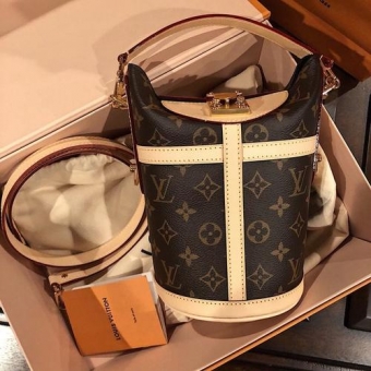 ײʳ͵LV Duffle޵Сɰû