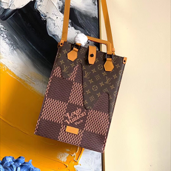 Lv Mini ToteִԭLV x NIGOȤζʱ