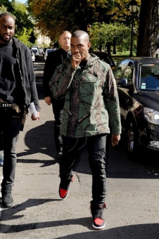 ﰢ·ϴ˹ Yeezy