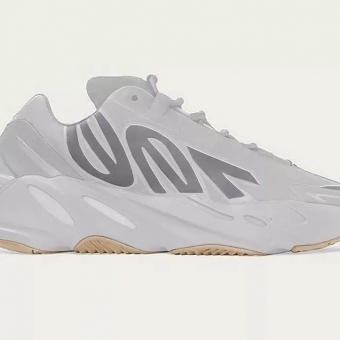 ӦﰢЬĸףYEEZY 700 ɫǸ