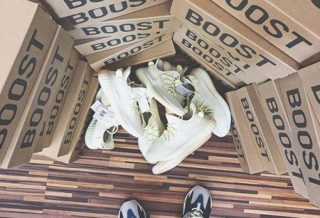 ҬĺûǶݸĻãyeezyBoost350V2