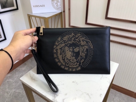 Versaceְ˼ܽţƤ6225аԴ